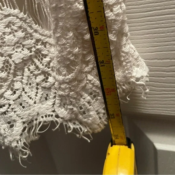 White Lacey Gap Dress, Size 8 (fits a bit smaller than an average 8) - Picture 4 of 5